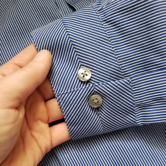 Slim fit button up shirt EUC - Picture 3 of 4